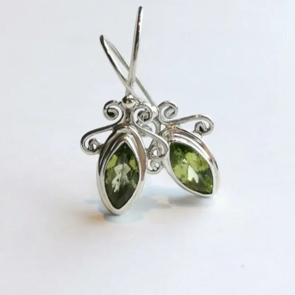 Marquise cut Peridot drop earrings in Sterling Silver - Picture 1 of 7